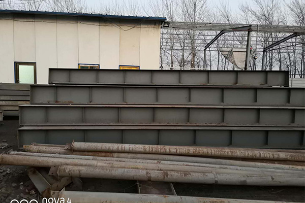 出售300*150直條6米長，150根，450*200直條6米，全新框架樓的平臺梁